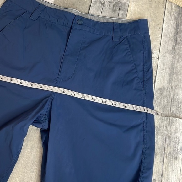 THE North Face boys blue moisture wicking shorts w/ adjustable waistband. XL - Picture 12 of 16